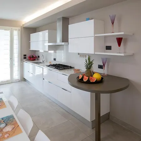 בית נופש Mimosa רוסולינה מארה